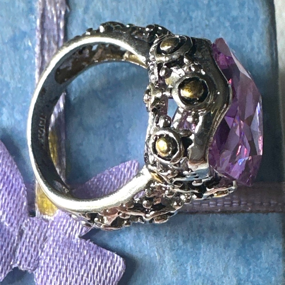 SALE-Vintage Large Amethyst Silver Ring - Picture 4 of 6